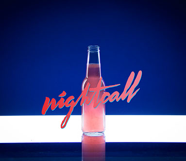 Photo du cocktail de Tigre Blanc, Nightcall, avec titre typo