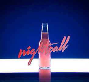 Photo du cocktail de Tigre Blanc, Nightcall, avec titre en typo